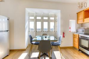 Charming home with Sea views & Maltese Balcony by 360 Estates