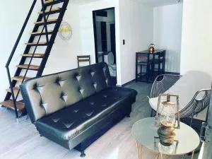 Tiny Black House Chucuni - Arrayanal