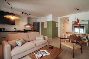 Los Olivos Apartments by Olala Homes