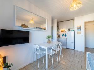 Appartements Apartment Saint James-12 by Interhome : photos des chambres
