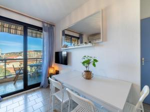 Apartment Saint James-12 by Interhome