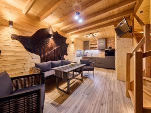 Chalet Luxe Timber Lodge & Relaxing Bath by Interhome