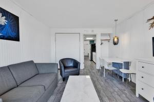 Hosteeva Boardwalk Ocean-front Condo