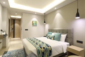 Ahuja Residency Mayfield Garden