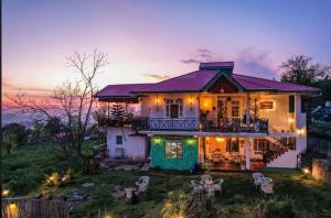 The Autumn Home - Cafe & Homestay
