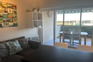 Apartment in Residence with Swimming Pool and direct beach access