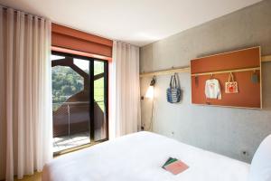 Hotels MOB HOTEL Lyon Confluence : Chambre Double Standard avec Terrasse - Vue sur Rivière 