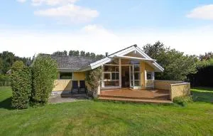 Nice Home In Tisvildeleje With Sauna - Tisvilde