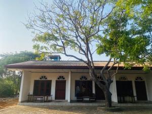 Yala Beach Resort Kirinda