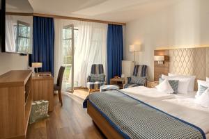 Double Room with Balcony and Direct View of the Sea Ground floor room in Hotel Bernstein