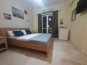 Jimmy's Apartments - Episkopianá