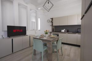 Nuovo Appartamento in Pieno Centro con WiFi E Clima