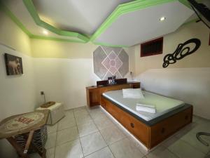 lux motel