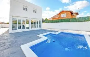 Gorgeous Home In Riba-Roja De Turia - La Presa