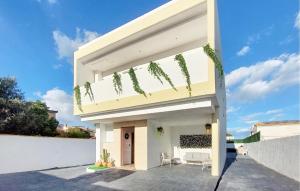 Gorgeous Home In Riba-Roja De Turia