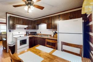 2 Bed 2 Bath Vacation home in Whittier II