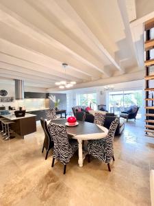 Villa en Provence, Spa & piscine, pour 9 personnes- Gîtes les Estelles