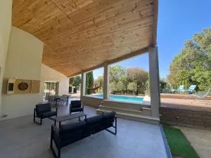 Grande Villa contemporaine à Grignan - 格里尼昂 Grande Villa contemporaine à Grignan - 格里尼昂