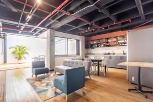 Dormitorios en Medellín con áreas comunes, Coworking - Be Together by Roots Rentals TOG HAB