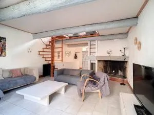 Le Temps Suspendu - Maison atypique avec terrasse - Treilles