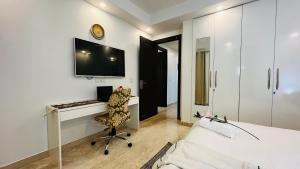 BluO 3BHK- M Block GK- Balcony, Lift