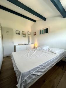 Maisons de vacances House for 4 people 30 m from the beach : photos des chambres