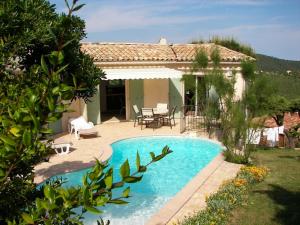 obrázek - Villa de 2 chambres avec vue sur la mer piscine privee et jardin clos a Les Issambres a 2 km de la plage