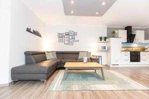 Lord Nelson Lord 210