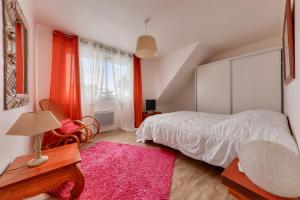 Maisons de vacances Maison pour 8 - Piscine - 550 m de la plage : photos des chambres