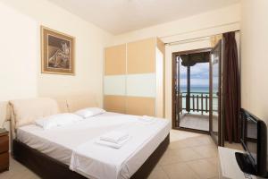 Take Me To The Sea - Beachfront, Starlink