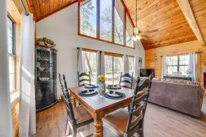 Cabin with Private Hot Tub 2 Mi to Broken Bow Lake! - Hochatown