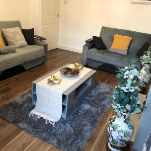 Comfortable Home From Home Bolton Central - Sleeps - 10