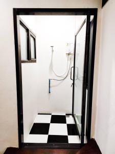 8 Bed Female Only Dorm