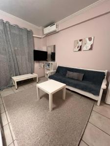 Cozy Apartment in Neos Kosmos