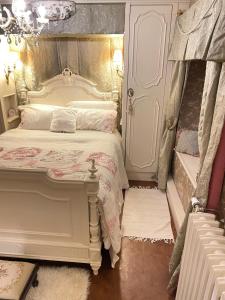 B&B / Chambres d'hotes Chambre de charme dans un jardin de 1500m2 : photos des chambres