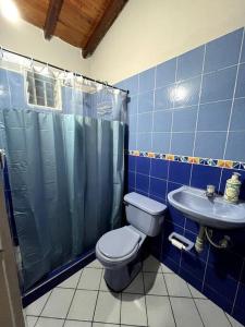 Casa amplia, en lugar tranquilo