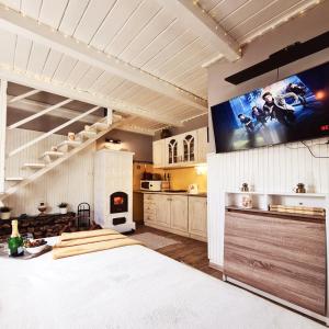 DÉZSAFÜRDŐS TÓPARTI NYARALÓ