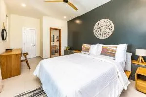 Onyx I Long Bay Retreat I Luxury Stay Near Grace Bay & Long Bay Beach - Long Bay Hills