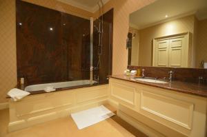 Standard Double Room room in Kinloch House Hotel