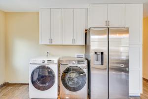 Sunny San Antonio Home Near Downtown Pets Welcome