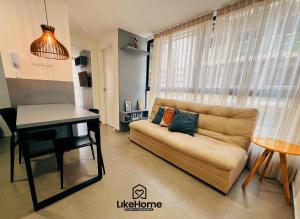 Prédio em Manaíra com Varanda & Piscina