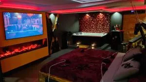 LOVEROOM "Des Chaines Les Passions" - Comps-sur-Artuby