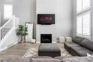 8 Beds 2 Full Kitchens Fenced HUGE Yard & Parks! - Eagle Mountain