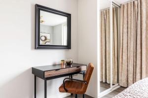 Showroom Splendour, Luxe London Elegance