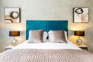 Showroom Splendour, Luxe London Elegance