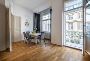 Spacious 2-bedroom apartment in Old Town