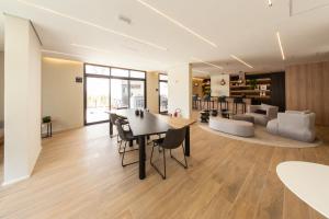 Charlie NIK Pinheiros