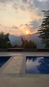 Casa campestre privada con lagos y zonas verdes - Quebradanegra