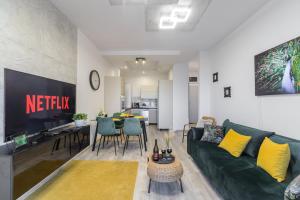 Lumina apartments with parking near Atlas Arena