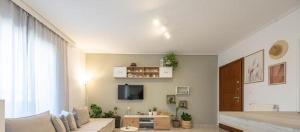 Nesto Athens Airport Den